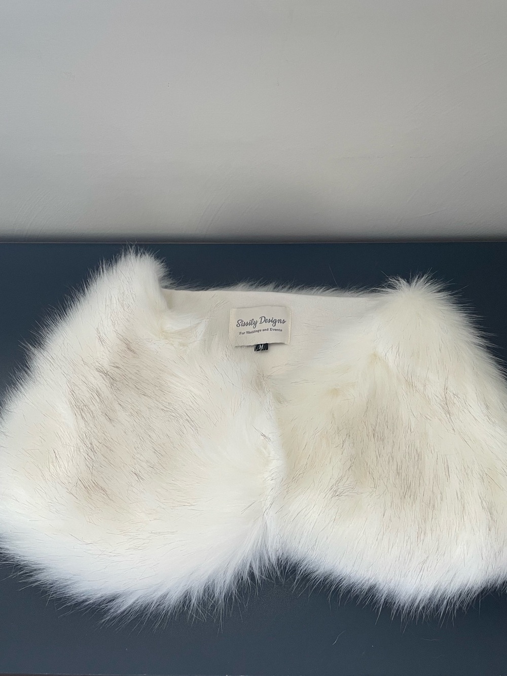 Girls' White Faux Fur Shawl With Clasp Closure Size Medium NWOT